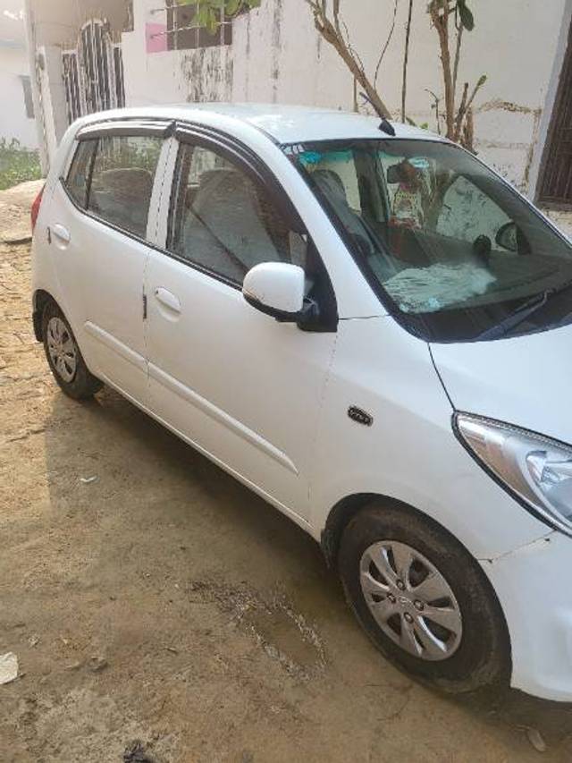 https://images10.gaadi.com/usedgaadi-sellcar/UsedCar/284fae20-deb7-4935-a201-51e5f797943e/29062ac1-de29-4291-80c0-1327a11f4868.jpg?imwidth=6401