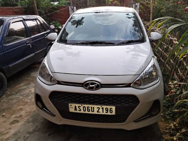https://images10.gaadi.com/usedgaadi-sellcar/UsedCar/2852006c-2963-4b11-8c64-3642c7b30a26/afc21dd8-0d4a-4a5c-a3f2-45657f5d1f43.jpg?imwidth=6400