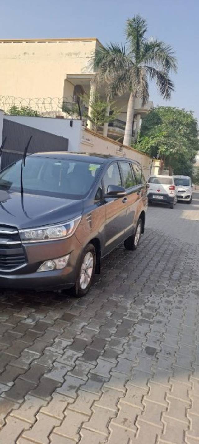 https://images10.gaadi.com/usedgaadi-sellcar/UsedCar/28a9407a-9310-4493-847f-b350697e4df6/10968e56-099e-4f96-a0df-035f6c0c1963.jpeg?imwidth=6400