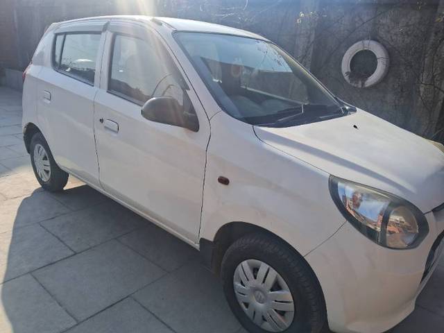 https://images10.gaadi.com/usedgaadi-sellcar/UsedCar/28cf9d99-4396-4e93-86ff-128cbb56b425/47d1408f-ea71-478c-9028-cb2f50981f57.jpg?imwidth=6401