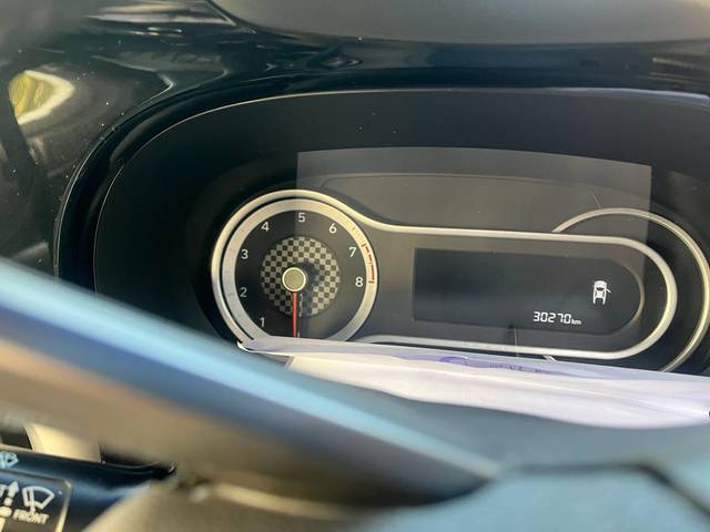 https://images10.gaadi.com/usedgaadi-sellcar/UsedCar/291a2f77-7a5a-4f40-bec2-c47f48a975c2/fe15e38f-160d-42a4-953f-4469a27d3428.jpg?imwidth=6401