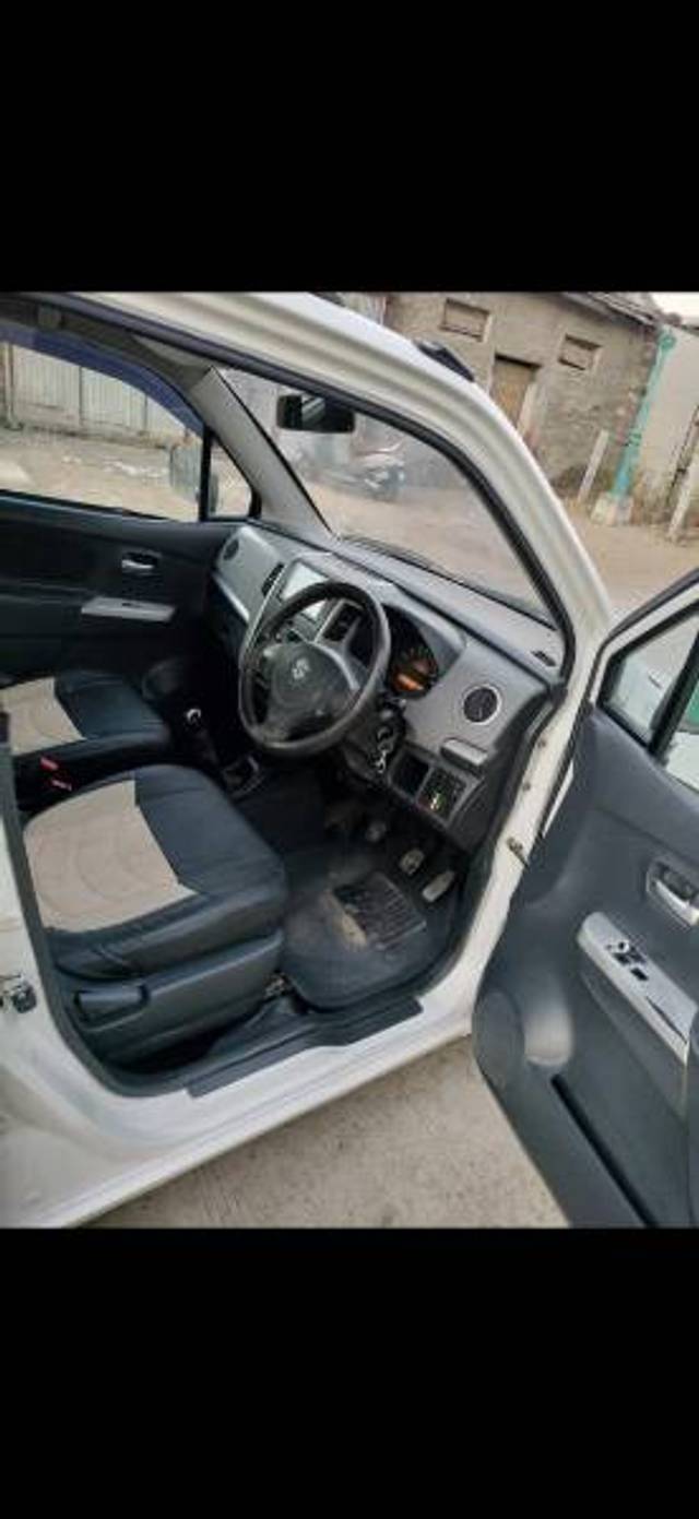 https://images10.gaadi.com/usedgaadi-sellcar/UsedCar/291b22df-57ad-4abd-b9da-4ad543971e26/124702b8-7a89-4d10-8fe1-20ece82280a8.jpg?imwidth=6402