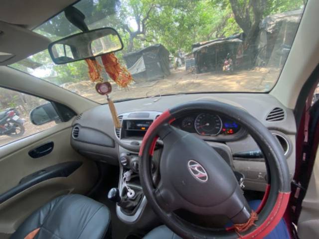 https://images10.gaadi.com/usedgaadi-sellcar/UsedCar/292866ee-cfad-41bd-8832-02a23b8b6303/f1298eb7-1055-4aa0-b3a2-c2c88d15e029.jpeg?imwidth=6402