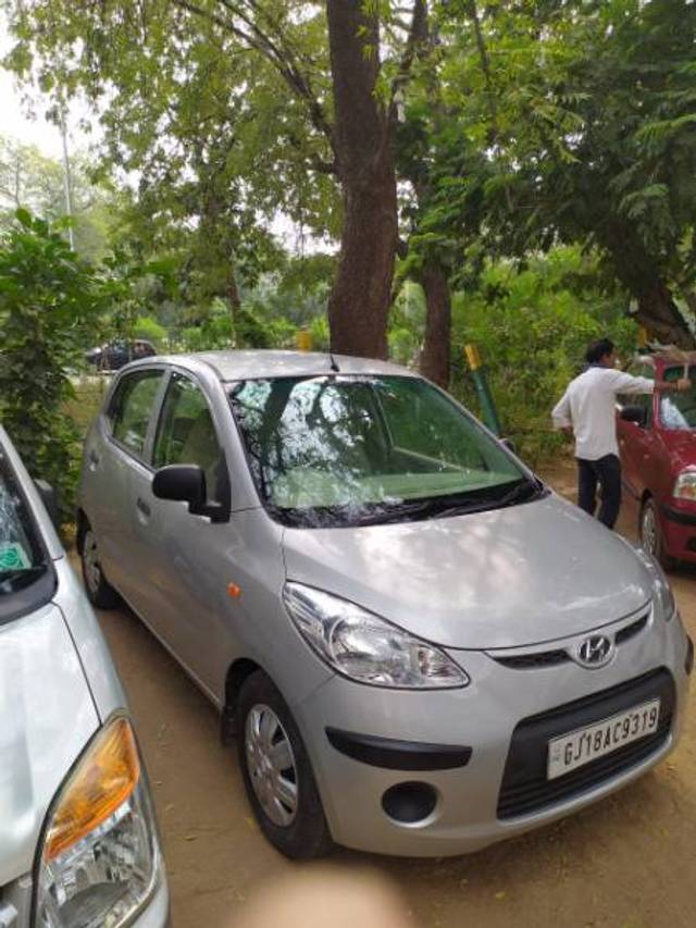 https://images10.gaadi.com/usedgaadi-sellcar/UsedCar/29530f7f-0b87-4956-9d66-39e056968051/4bce3835-c9f3-44b5-9195-1f465d5e0dcc.jpg?imwidth=6400