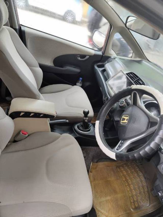https://images10.gaadi.com/usedgaadi-sellcar/UsedCar/2988d159-facd-4b27-86a4-4284734a125f/d8995809-9770-4e7b-8fe7-f017c1b823d6.jpg?imwidth=6401