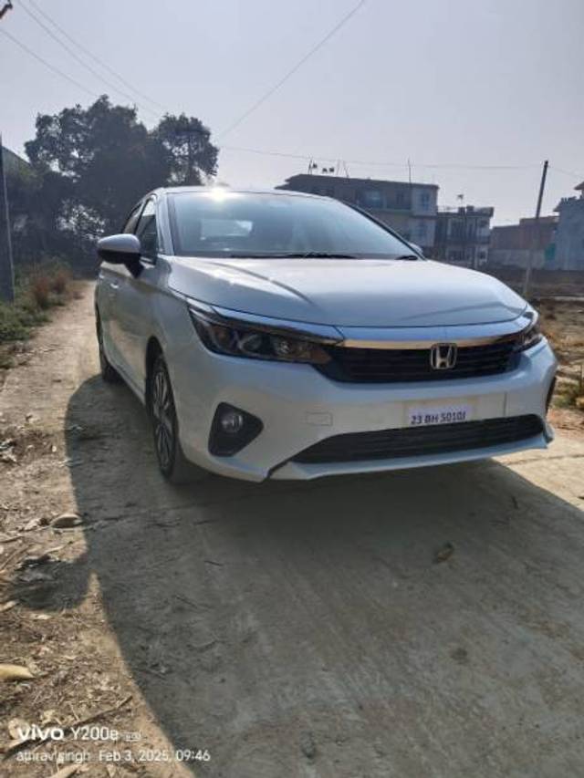 https://images10.gaadi.com/usedgaadi-sellcar/UsedCar/29c348fc-69c5-40f3-b41c-76dca769f654/727ae410-f02e-4588-8180-15743051675e.jpg?imwidth=6400