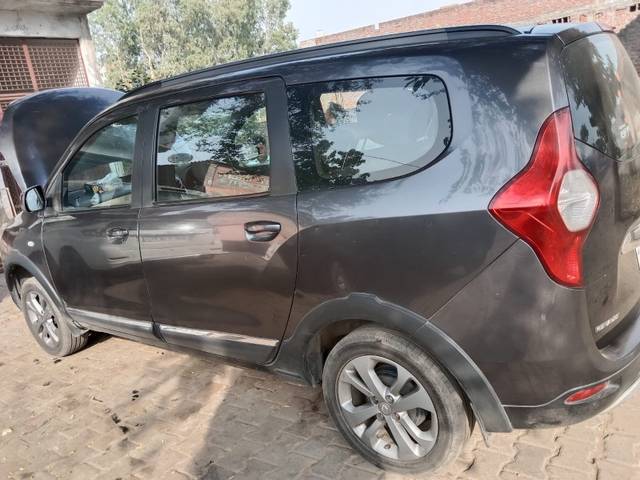 https://images10.gaadi.com/usedgaadi-sellcar/UsedCar/29e2d57b-8dee-4574-bd5b-29f486a7bd0a/fc6ce70b-94c8-4410-a65c-61b71638a4fb.jpeg?imwidth=6400