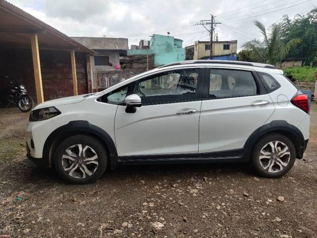 https://images10.gaadi.com/usedgaadi-sellcar/UsedCar/29fc08a5-43d9-40d5-a831-498329399506/4779eab0-92ae-4340-bef8-1991220bccea.jpg?imwidth=6400