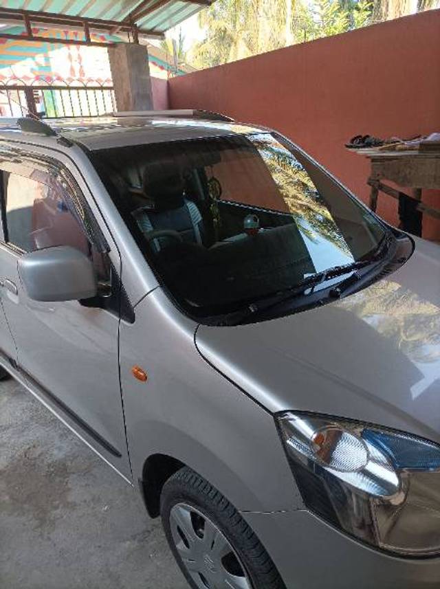 https://images10.gaadi.com/usedgaadi-sellcar/UsedCar/2a2e1c1d-9e98-411c-8878-ecdb63f9dbb1/9fcd95b7-a3da-411a-835f-734f1ad6f9b5.jpg?imwidth=6402