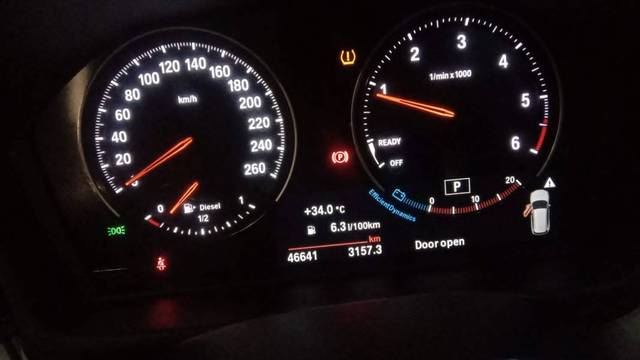 https://images10.gaadi.com/usedgaadi-sellcar/UsedCar/2a6703ac-b645-4360-908a-ca1d9a24af3f/4692cea9-1685-417a-b74d-b1e71cf47ce5.jpg?imwidth=6402
