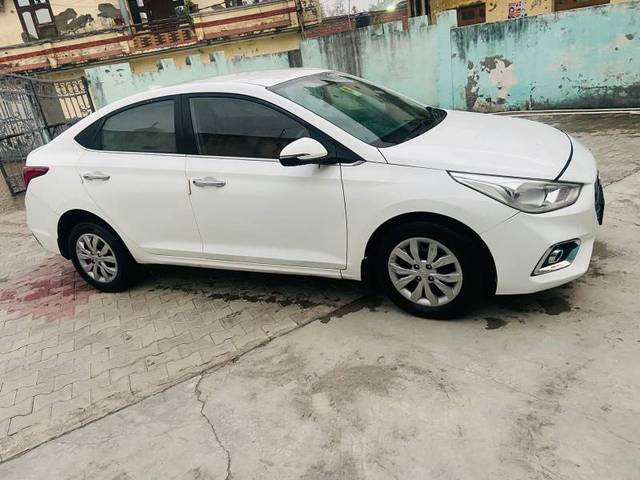 https://images10.gaadi.com/usedgaadi-sellcar/UsedCar/2a85508f-8ac5-4743-a103-0047b4a9aa9f/bb1ae25b-b3e0-4e52-8aab-5827ff642367.jpg?imwidth=6400