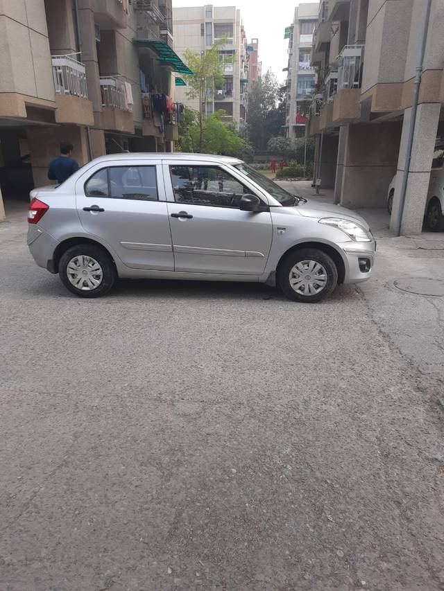 https://images10.gaadi.com/usedgaadi-sellcar/UsedCar/2adc47be-6820-4709-b9cf-920cb2a13d90/13923c74-eb5e-406a-ab71-6881949b8823.jpg?imwidth=6401