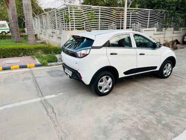 https://images10.gaadi.com/usedgaadi-sellcar/UsedCar/2afee78b-9d7e-4bbd-9768-f0f069ac4020/cce536e6-2397-4354-9a63-9b8d32ededc8.jpeg?imwidth=6401