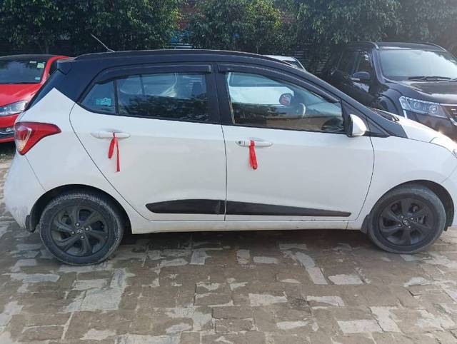 https://images10.gaadi.com/usedgaadi-sellcar/UsedCar/2b01b712-9862-4a3f-bd4a-42ca3e51bd79/139c51c8-fced-4dba-931d-756b0538babf.jpg?imwidth=6401