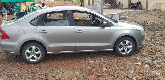 https://images10.gaadi.com/usedgaadi-sellcar/UsedCar/2b030b32-3be2-4354-a9cc-9506d2fc98f6/59e58d8c-a79a-40dc-94b3-2b0a312d13fb.jpg?imwidth=6401