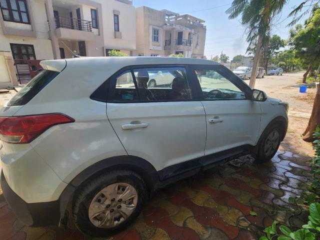 https://images10.gaadi.com/usedgaadi-sellcar/UsedCar/2b1286a9-2ffa-4e82-a94c-df11aaedb4da/453a0a59-510a-4daf-84b0-2c840a473567.jpg?imwidth=6401