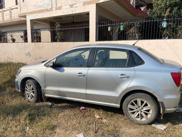 https://images10.gaadi.com/usedgaadi-sellcar/UsedCar/2b16e0ec-8cf8-4078-8128-361733876735/b47fef35-7f5e-4774-ae83-7d36bb3623bf.jpg?imwidth=6402