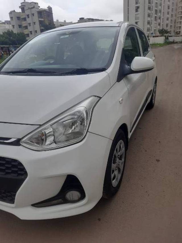 https://images10.gaadi.com/usedgaadi-sellcar/UsedCar/2b2e4833-b347-4c62-98d8-3002c42df982/d84bcacd-30c5-4b84-94ec-869751cfa72c.jpg?imwidth=6400