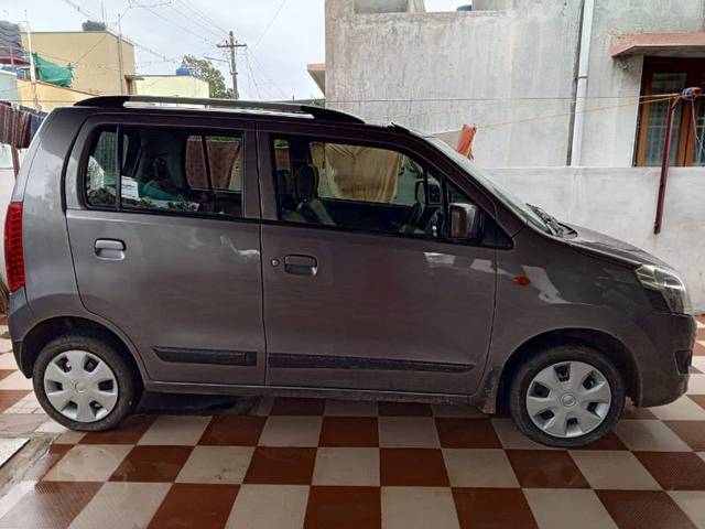 https://images10.gaadi.com/usedgaadi-sellcar/UsedCar/2b33a524-75ca-4074-914c-69e76bbe54ac/0c9ac887-fd78-4d26-b576-64d528b00111.jpg?imwidth=6401