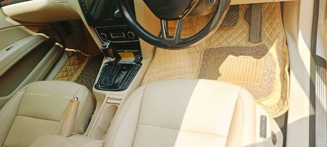 https://images10.gaadi.com/usedgaadi-sellcar/UsedCar/2b6c9523-b1c5-4fc9-b017-33a7d1576fbf/70332e57-cc9b-4018-8216-4bd6eb5fe039.jpeg?imwidth=6402