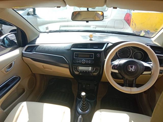 https://images10.gaadi.com/usedgaadi-sellcar/UsedCar/2b75b386-b7a5-448c-b499-aa49fb14caa8/94ae754d-e745-4e14-a6ea-75c234e65d4f.jpeg?imwidth=6401