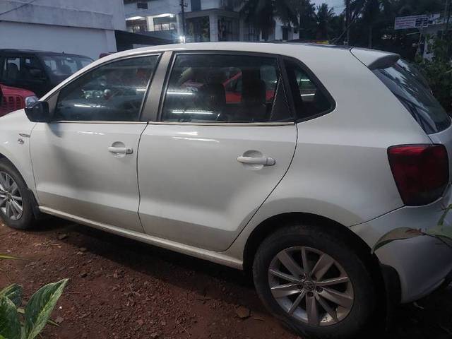 https://images10.gaadi.com/usedgaadi-sellcar/UsedCar/2c10dd85-c0c4-425a-ace3-e86b862afa5f/8e328bfe-3b72-41de-9b84-c820b503a83d.jpg?imwidth=6401