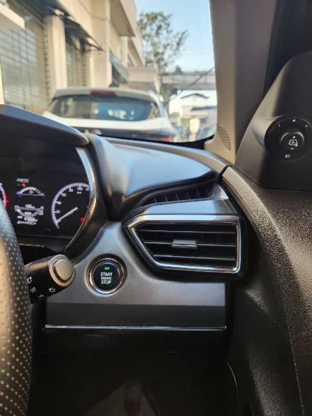 https://images10.gaadi.com/usedgaadi-sellcar/UsedCar/2c18a88b-75cf-4f7e-bd34-745088f33ced/a39a7a9d-ea4c-4a50-8b82-37f63ff2038f.jpeg?imwidth=6402