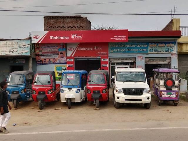 https://images10.gaadi.com/usedgaadi-sellcar/UsedCar/2c1c1e84-fd87-470f-a3b2-3d8bd70c52e7/9c29a7b3-fd7a-4b5e-9678-bc526e0052ea.jpg?imwidth=6401