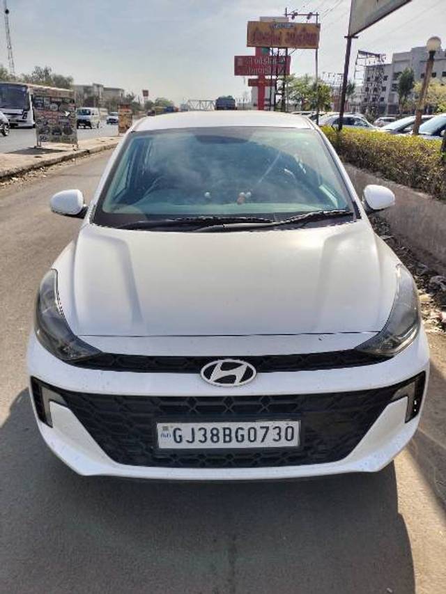 https://images10.gaadi.com/usedgaadi-sellcar/UsedCar/2c2d1049-698d-44a3-9ac3-ebec49858924/8c196914-1066-42e6-b3d4-c147dac4a89c.jpg?imwidth=6400