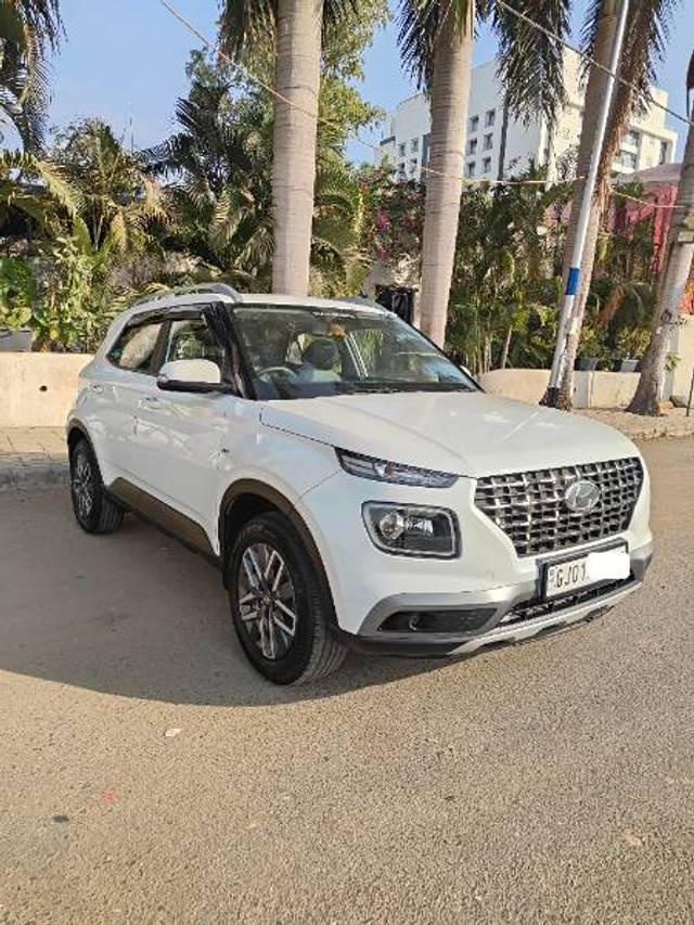 https://images10.gaadi.com/usedgaadi-sellcar/UsedCar/2c6080e5-44dc-4a4f-a3c2-b21604a028fa/04ad5cca-f853-4a80-9784-94d7c1a62e48.jpg?imwidth=6400