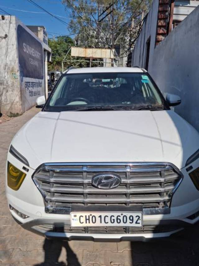 https://images10.gaadi.com/usedgaadi-sellcar/UsedCar/2c8582eb-da0f-445d-b115-7842f8daa36d/05d8eaf5-0a17-497f-ac53-84584a5cf770.jpeg?imwidth=6400