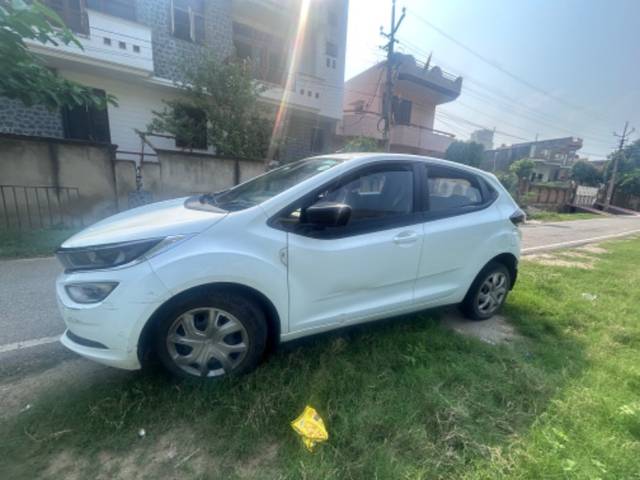 https://images10.gaadi.com/usedgaadi-sellcar/UsedCar/2c866d3c-3273-4a88-833d-a8e5bf0ebf50/4e5cdf5c-f48b-43f3-9f20-9924095bf9f7.jpeg?imwidth=6400