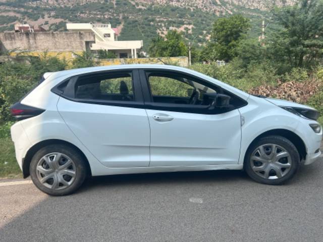https://images10.gaadi.com/usedgaadi-sellcar/UsedCar/2c866d3c-3273-4a88-833d-a8e5bf0ebf50/5337fea6-cea7-449e-ae77-5766fae2f48a.jpeg?imwidth=6401