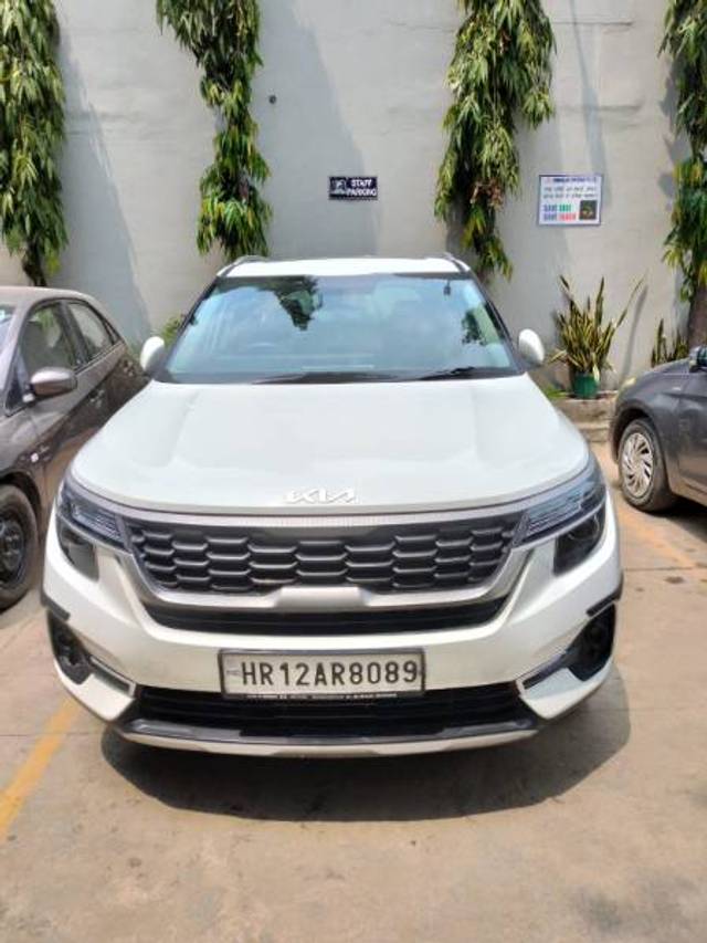 https://images10.gaadi.com/usedgaadi-sellcar/UsedCar/2cacae07-a8a9-4eed-8c30-bde280432b6e/cdd3a928-0f64-4577-9cd8-a58a3521cff4.jpg?imwidth=6400