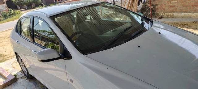 https://images10.gaadi.com/usedgaadi-sellcar/UsedCar/2cc172cc-3761-4ccd-8d06-6e67c4297270/12873c79-732b-4a5a-8713-9193f1d14865.jpg?imwidth=6402