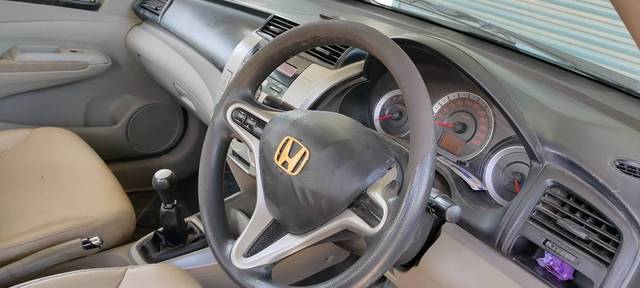 https://images10.gaadi.com/usedgaadi-sellcar/UsedCar/2cc172cc-3761-4ccd-8d06-6e67c4297270/6209c7e3-1dac-4d9f-9045-d3845698140c.jpg?imwidth=6401