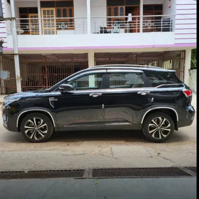 https://images10.gaadi.com/usedgaadi-sellcar/UsedCar/2ce39a81-53cf-4709-8dd5-f1c991821086/8025c1de-9a7d-41db-8122-ed1f78849e56.jpg?imwidth=6402