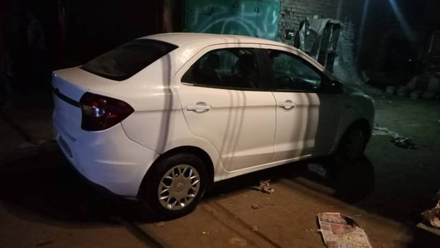 https://images10.gaadi.com/usedgaadi-sellcar/UsedCar/2cfde07a-5b1d-43c9-b65f-2b13c5bed41a/ba17a7c4-79eb-4e18-945a-c383a5a2b823.jpg?imwidth=6402