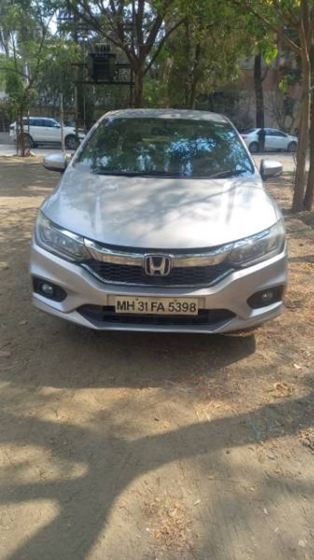 https://images10.gaadi.com/usedgaadi-sellcar/UsedCar/2d910352-482f-4066-a5db-531526789f8c/f1ff3917-c98a-49ca-b18a-451627a2c26a.jpg?imwidth=6400