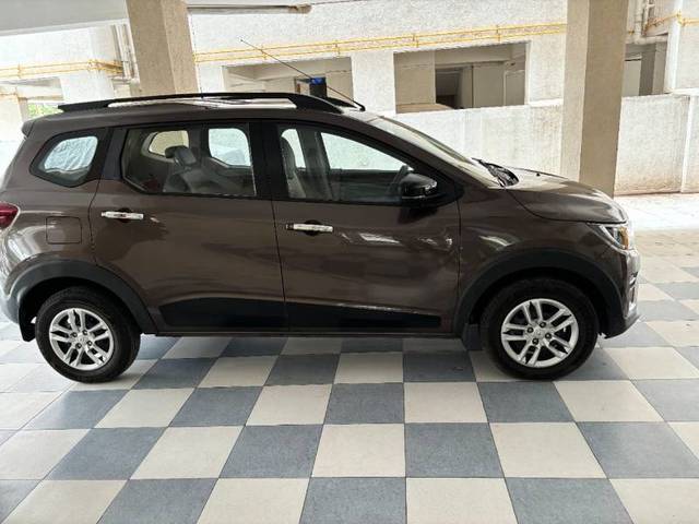 https://images10.gaadi.com/usedgaadi-sellcar/UsedCar/2e1709c3-3f39-48d8-81cf-1ee5c22a0dd1/02e82fb8-5bc8-48c6-b52f-145d50206e3e.jpg?imwidth=6400