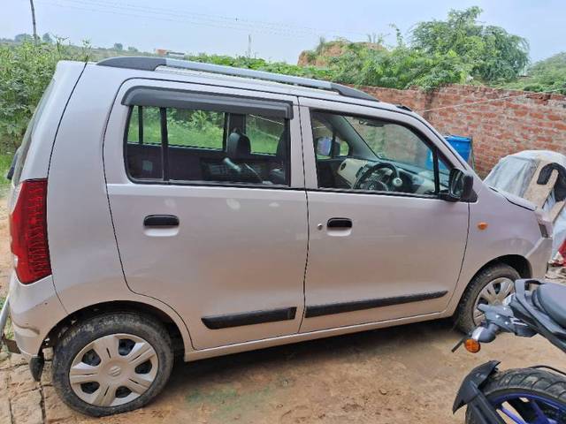 https://images10.gaadi.com/usedgaadi-sellcar/UsedCar/2e20249d-c276-4fb1-b18e-a3e008d55236/13b6eb89-b2a0-4b0e-92dc-fb681673069a.jpg?imwidth=6401