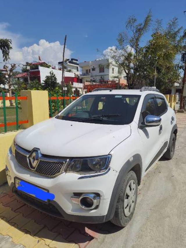 https://images10.gaadi.com/usedgaadi-sellcar/UsedCar/2e21470c-4755-4188-aaa1-d5fabc0538dc/a743c60e-c6c0-4619-8bc0-b84a762a74e7.jpg?imwidth=6401