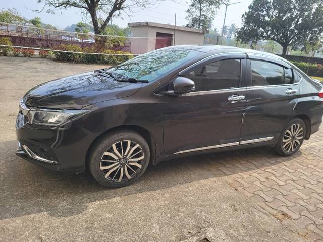 https://images10.gaadi.com/usedgaadi-sellcar/UsedCar/2e6175e1-d83d-40c6-9722-201ae26afa56/7537ec2f-777d-4cb9-8fa4-1aa0503e6127.jpg?imwidth=6400