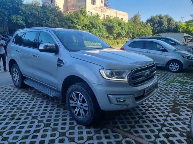 https://images10.gaadi.com/usedgaadi-sellcar/UsedCar/2e90abb9-69b7-4682-891f-044d4f9ed6a8/31a84ae3-a30d-4bb4-a748-d2eb6fd8e61e.jpg?imwidth=6400