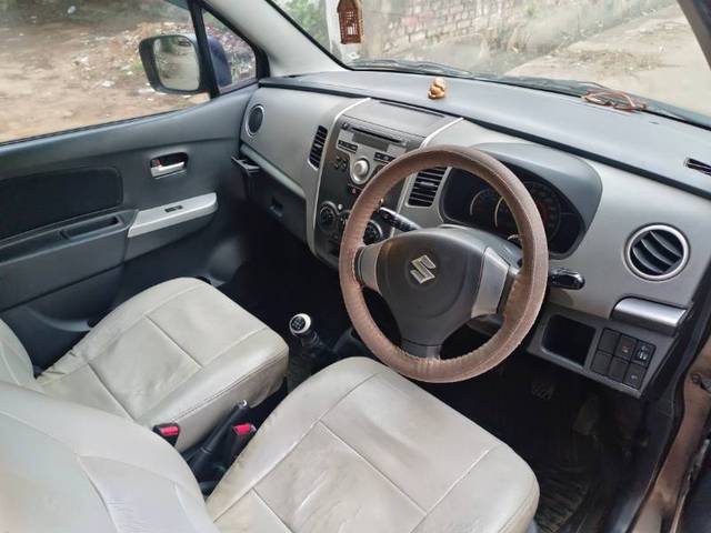 https://images10.gaadi.com/usedgaadi-sellcar/UsedCar/2f2d791d-4117-4a5c-ae87-bdb13d1205ba/9d1617dc-64d6-4095-aeda-b51ebd13e9ac.jpg?imwidth=6401