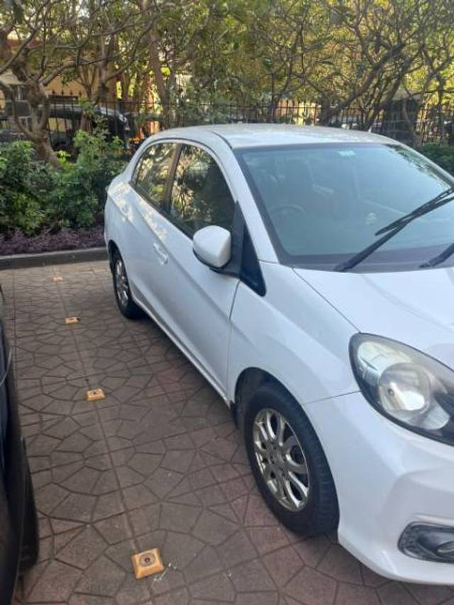 https://images10.gaadi.com/usedgaadi-sellcar/UsedCar/2f4a6c5c-faaf-46bf-a359-e7708f6d835e/767dad87-0aac-4920-a574-2acd374a3416.jpeg?imwidth=6400