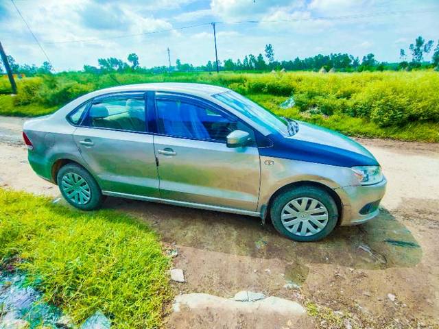 https://images10.gaadi.com/usedgaadi-sellcar/UsedCar/2f4c7ab2-fed4-4560-b6a2-00b0473bbd27/8b7060ba-580f-4eb2-b368-9499a0523847.jpg?imwidth=6401