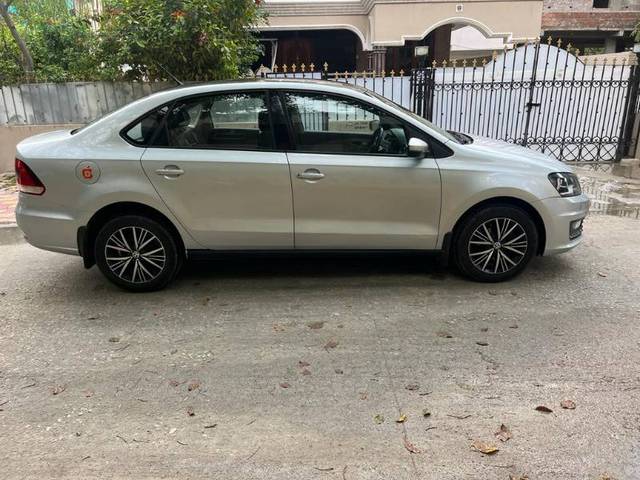 https://images10.gaadi.com/usedgaadi-sellcar/UsedCar/2f521b82-c6c6-49bc-9504-97f5b4e065b1/84633d48-840e-4dd2-8b08-a43eb31b9594.jpg?imwidth=6401