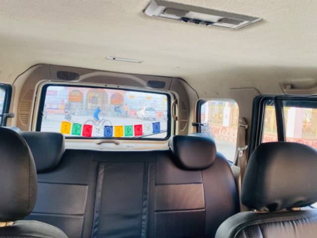 https://images10.gaadi.com/usedgaadi-sellcar/UsedCar/2f632a84-4904-4c5b-a2bf-2fcf89cac18e/504748d1-5546-4443-890a-6aaa8970c4df.jpeg?imwidth=6402