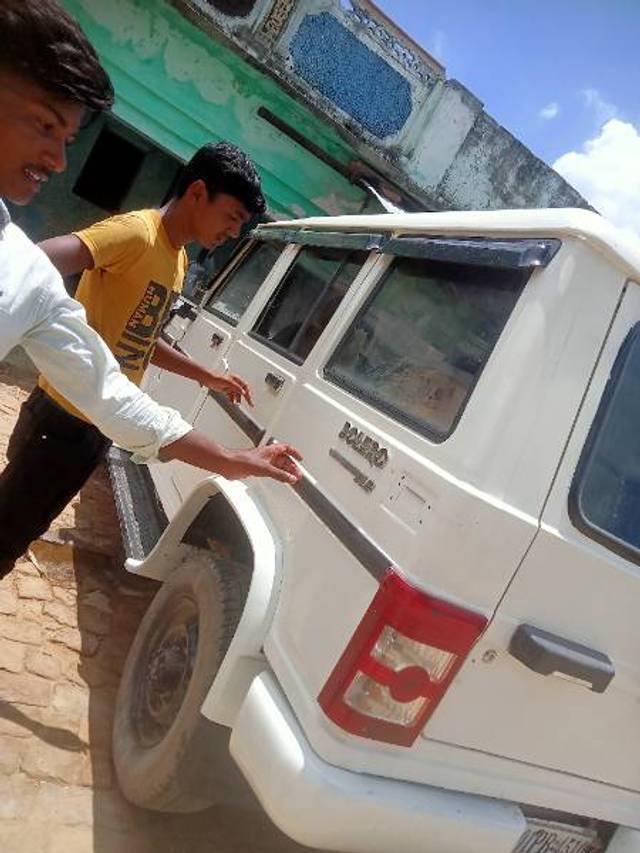 https://images10.gaadi.com/usedgaadi-sellcar/UsedCar/2f6c0f21-5eb0-466e-a515-3bd18b16c5cb/b556caf1-98ce-4c6b-9303-560f14b2100d.jpg?imwidth=6402